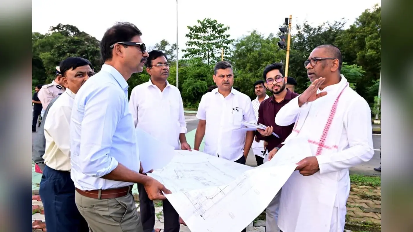 सीएम हेमंत सोरेन ने कन्वेंशन सेंटर का किया स्थल निरीक्षण, अफसरों को दिया ये निर्देश