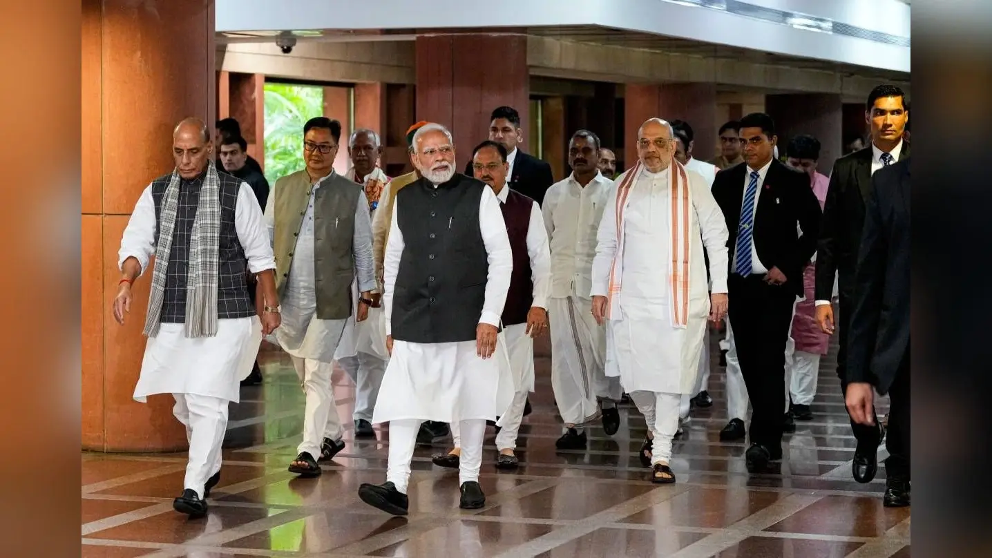 NDA Meeting : एनडीए संसदीय दल की बैठक में पीएम मोदी का ‘हर हर महादेव’ से स्वागत