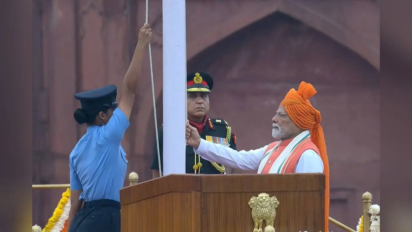 PM Rojgar Yojana: PM मोदी का स्वतंत्रता दिवस पर बड़ा ऐलान, युवाओं के लिए 1 लाख करोड़ की योजना शुरू