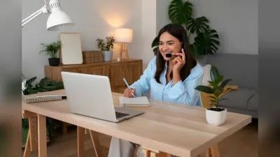 Remote Job क्या होती है और कैसे पाएं? 2025 में देखें ट्रेंडिंग नौकरियां, High Salary के लिए करें ये काम