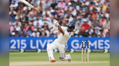 पंत के ट्रेडमार्क शॉट्स बने चर्चा का विषय, दिग्गज क्रिकेटर कुक और वॉर्नर ने बनाया मजाक