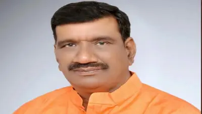 “मंत्री से JE ने कहा- ‘खुद आकर ट्रांसफार्मर बदलवा लो’, जवाब में मंत्री धरने पर बैठ गए”