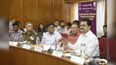 DU: डूसू चुनाव में अधिक प्रिंटेड पोस्टर लगाने वाले उम्मीदवार से छात्र बनाएं दूरी