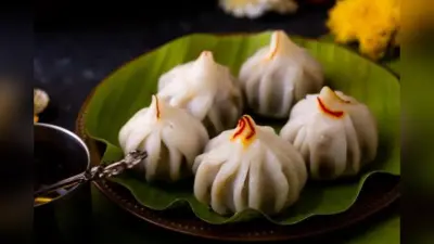 Ukadiche Modak Recipe: श्री गणेश को भोग लगाएं उकडीचे मोदक
