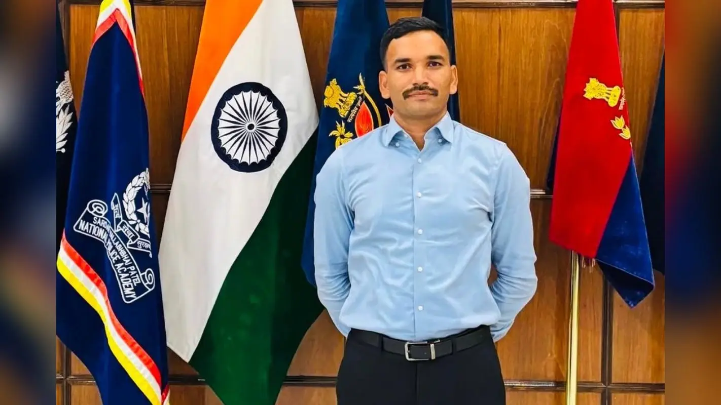 Success Story: 10वीं में फेल पर UPSC में 3 बार नाम, IPS ईश्वर की ये कहानी आपको नहीं मानने देगी हार