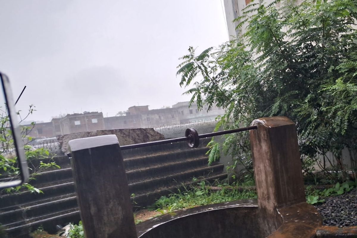 बंगाल की खाड़ी में निम्न दबाव की वजह से रांची समेत कई जिलों में भारी बारिश, बोड़ाम में वज्रपात से 2 मरे