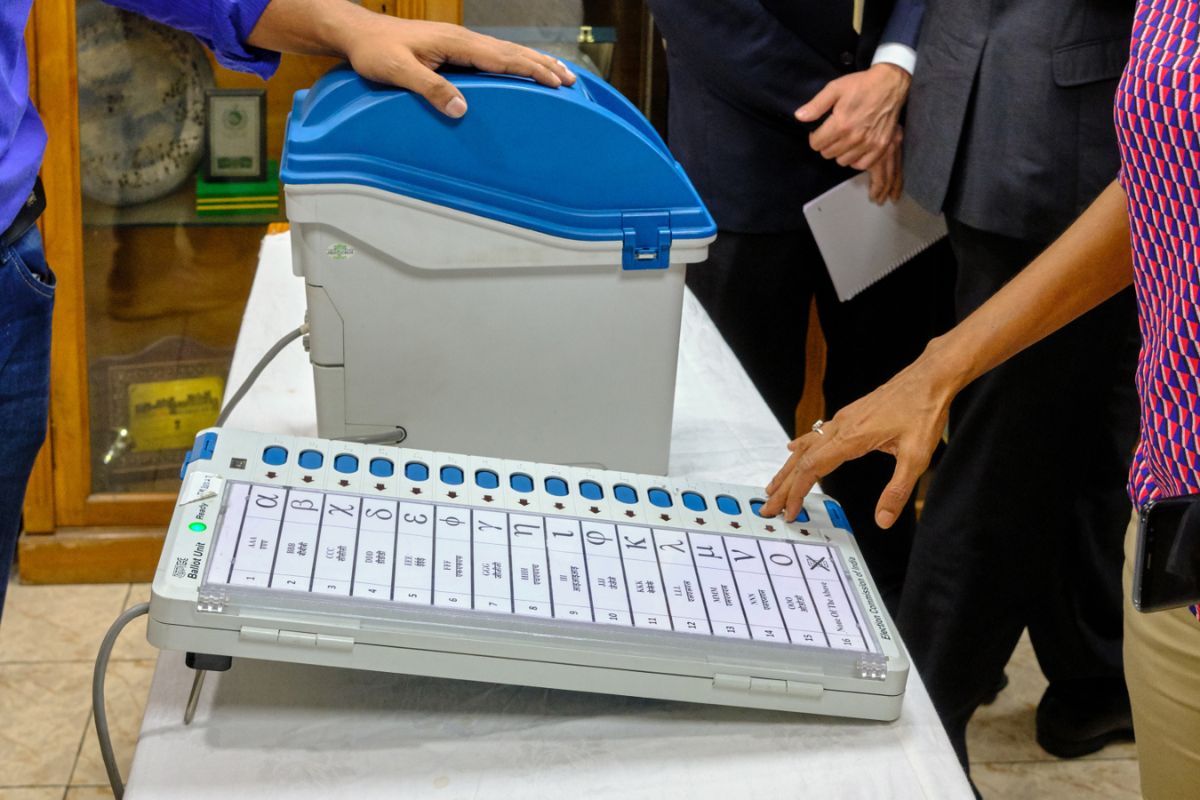 Bihar Election 2025: EVM पर होगा उम्मीदवारों का कलर फोटो, बिहार विधानसभा चुनाव से पहले चुनाव आयोग का ऐलान