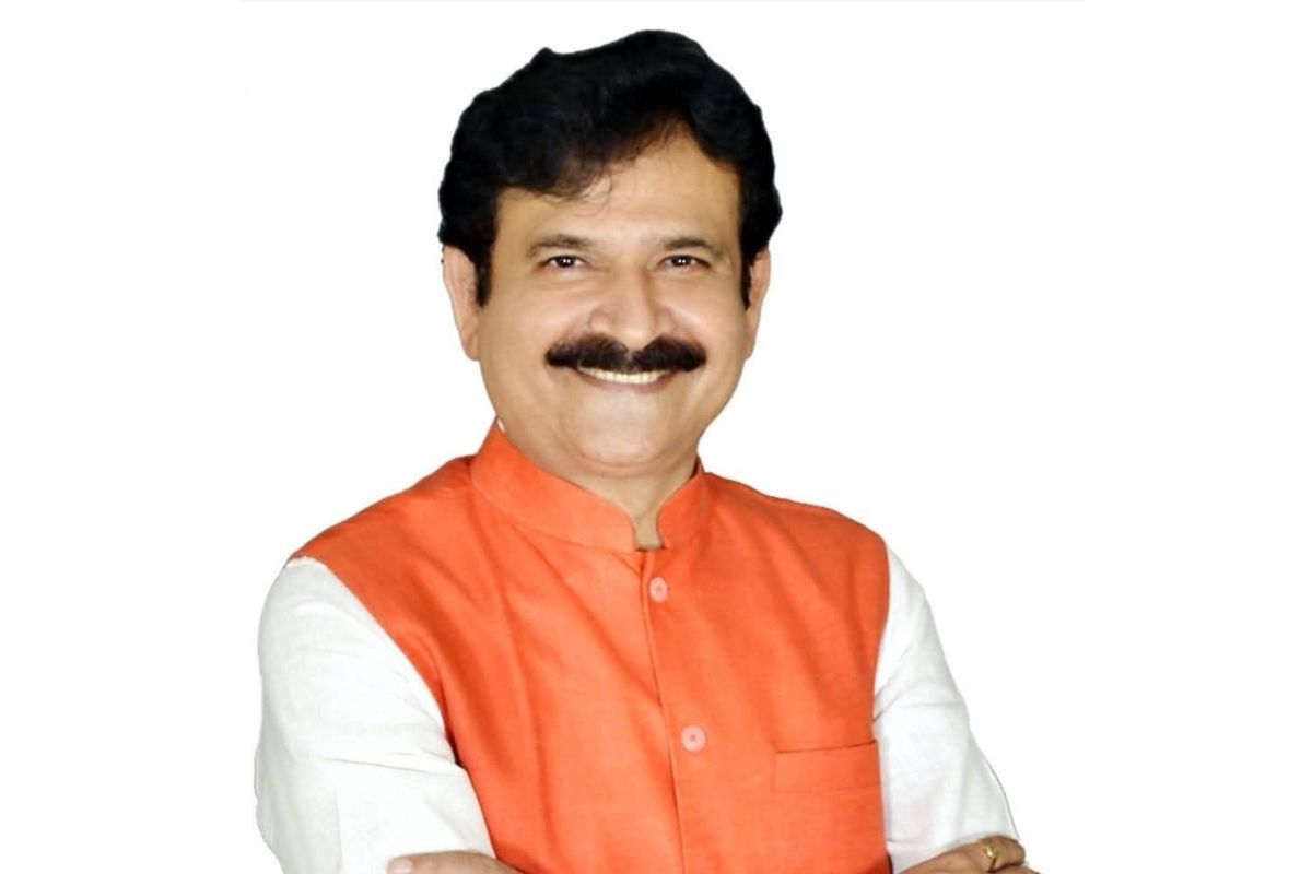 Bihar News: बिहार में भाजपा के बड़े नेता की गाड़ी पर हमला, उग्र भीड़ ने बरसाई लाठियां