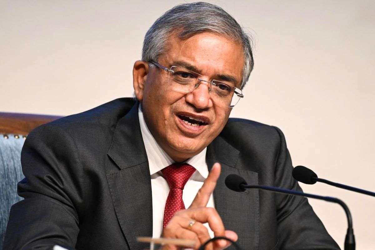 Bihar Election 2025: चीफ इलेक्शन कमिश्नर करेंगे चुनावी तैयारियों की पड़ताल, आयोग ने बुलाई बड़ी रिव्यू मीटिंग