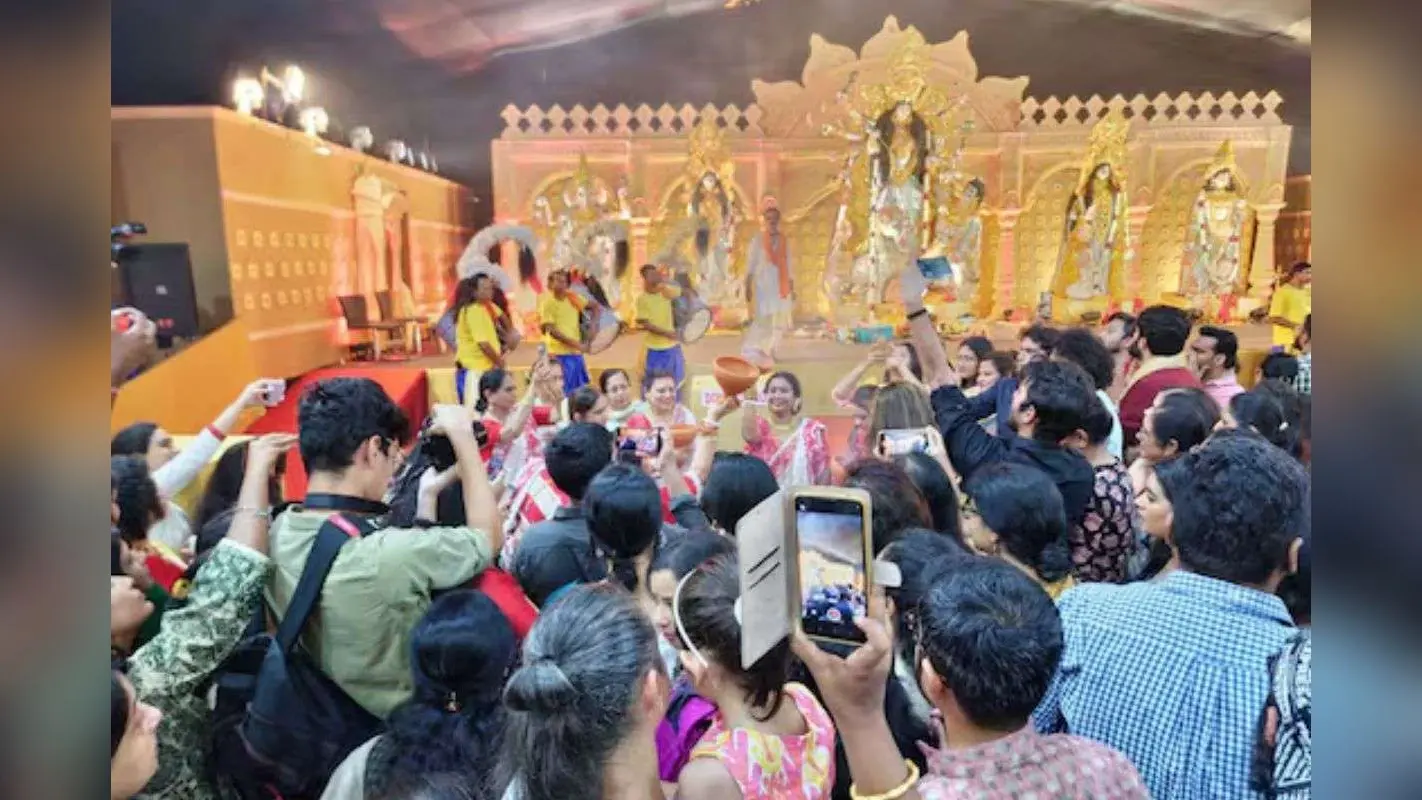 Bihar News: दुर्गा पूजा को लेकर अलर्ट पर प्रशासन, संवेदनशील इलाकों पर विशेष नजर