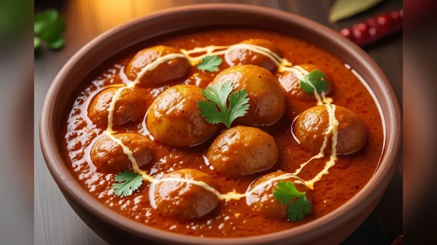Aloo Dum Recipe: घर पर बनाएं सबकी फेवरेट आलू दम, इस तरीके से करें तैयार