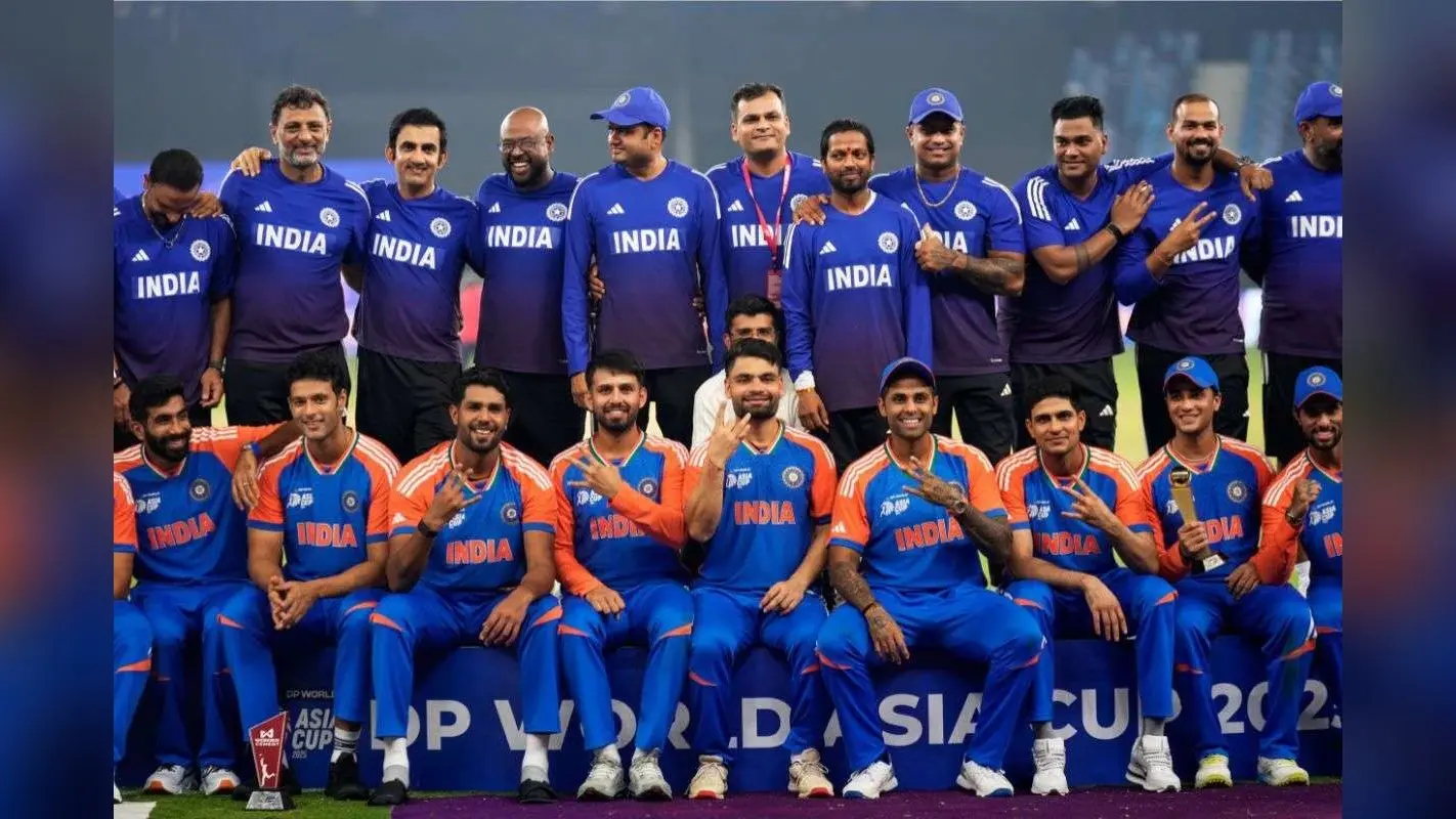 रिंकू सिंह ने लगाया विनिंग चौका, 1 ही गेंद पर पाकिस्तान को रौंद भारत को बनाया नौवीं बार चैंपियन