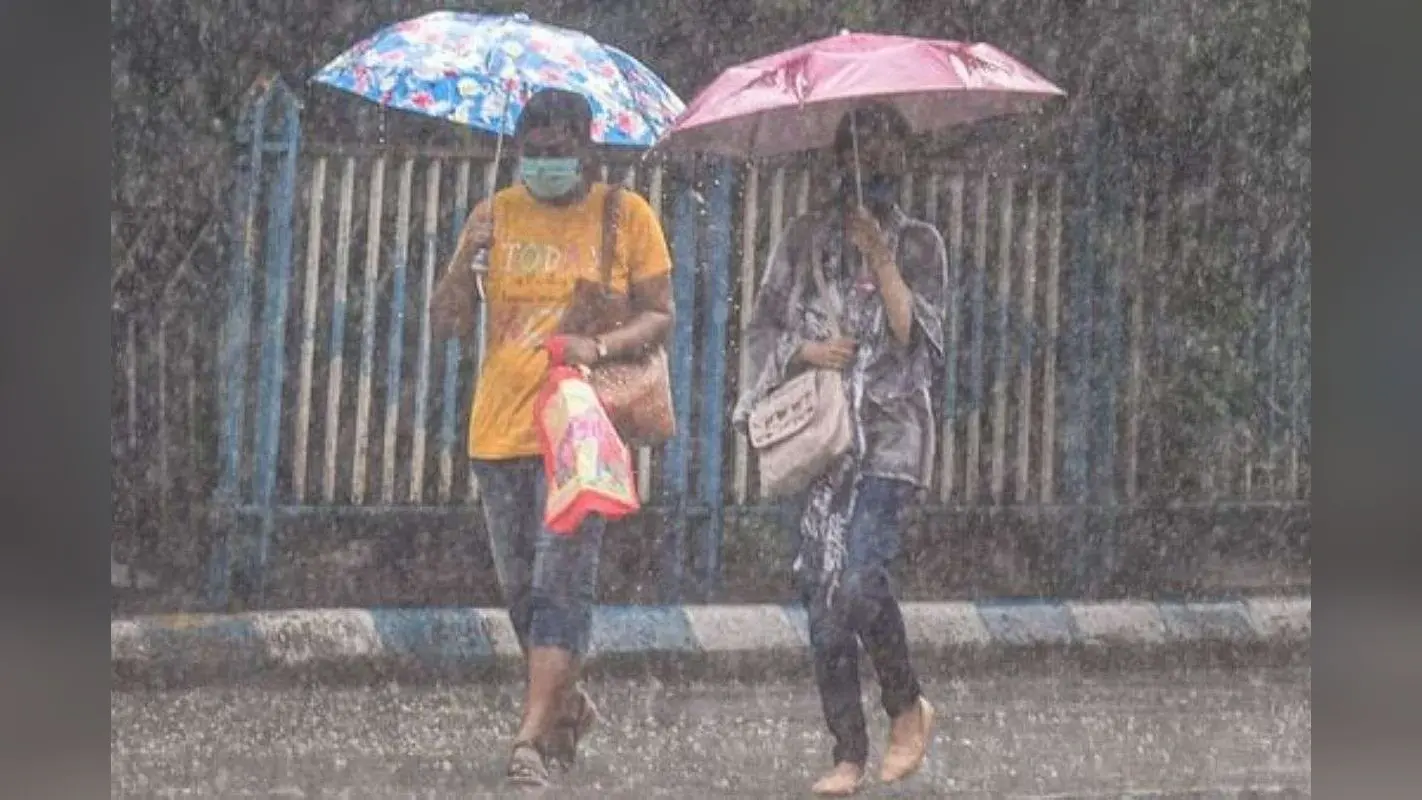 Bihar Ka Mausam: बिहार में बारिश, ठनका और आंधी-तूफान के साथ होगी अक्टूबर की शुरुआत, IMD ने जारी किया येलो अलर्ट