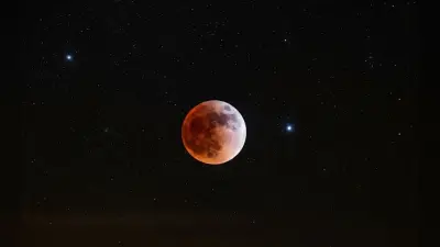 Chandra Grahan 2026: अगले साल होली पर लगेगा पहला चंद्र ग्रहण, जानें तारीख