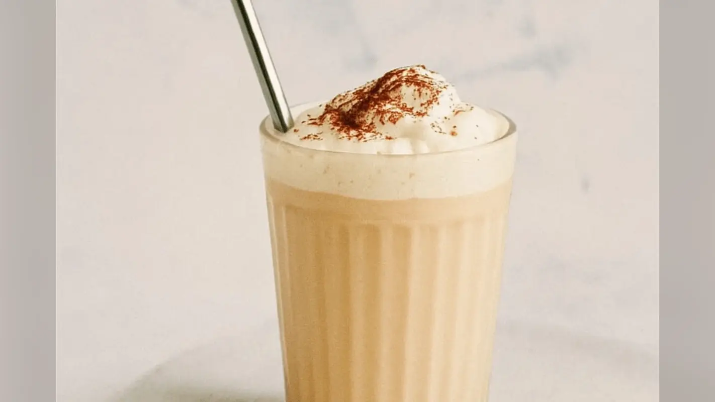Cold Coffee Recipe: घर पर 10 मिनट में बनाएं कैफे जैसी झागदार और क्रीमी कोल्ड कॉफी