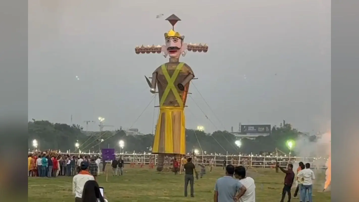 Durga Puja 2025: पटना में इस बार चार सेक्टर में बांट कर होगा रावण वध, वाच टावरों से निगरानी, प्रशासन की खास तैयारी