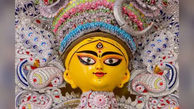 Durga Puja Bangladesh: बांग्लादेश में दुर्गा पूजा की धूम, मंदिरों में शंखनाद, दो लाख से ज्यादा सुरक्षाकर्मी तैनात