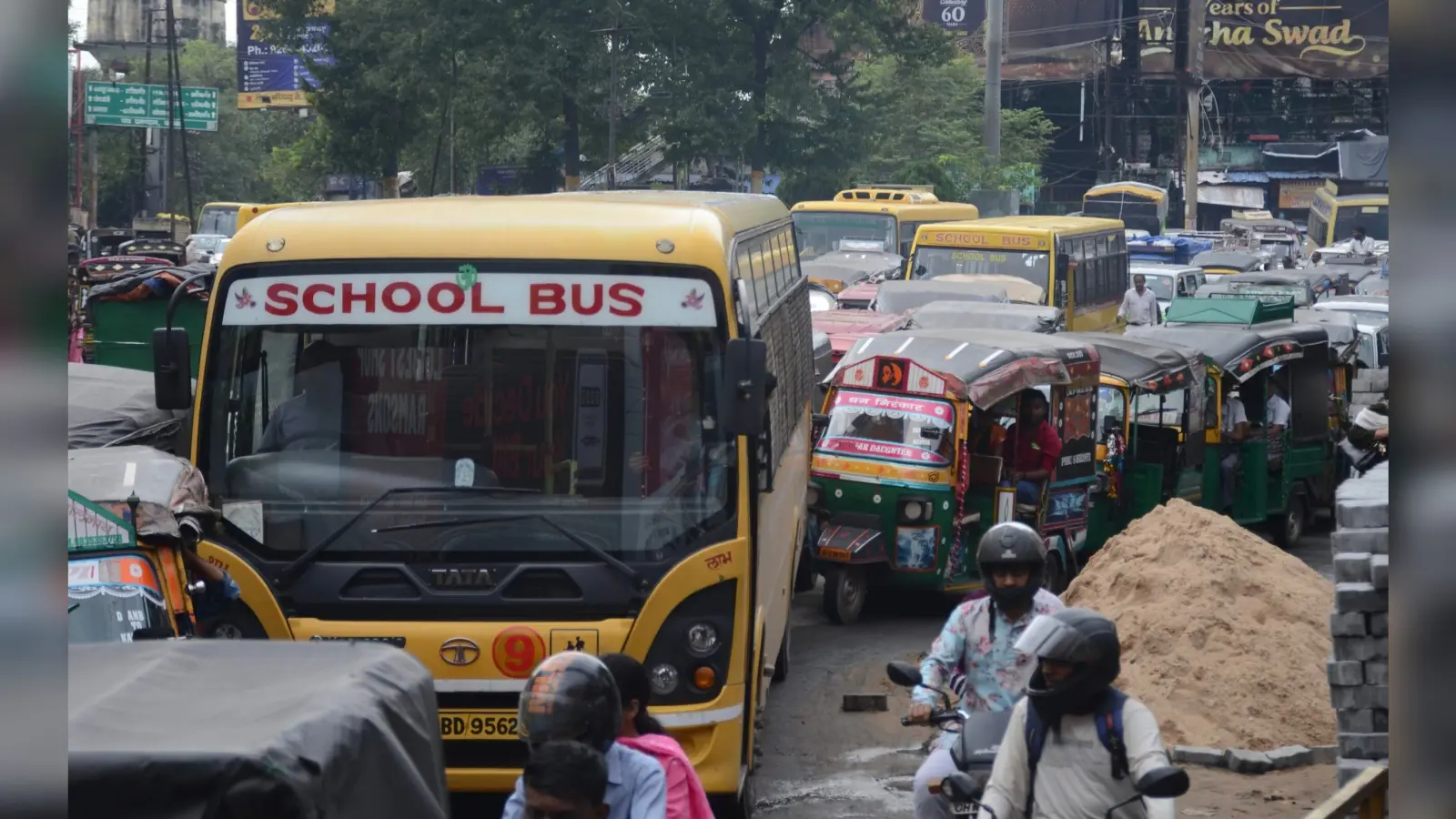 Dhanbad News: शहर में जाम के कई कारण, समाधान होने तक रहेगी परेशानी