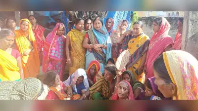 hajipur news. पोल में लगे अर्थिंग की चपेट में आने से महिला की मौत, विरोध में जाम
