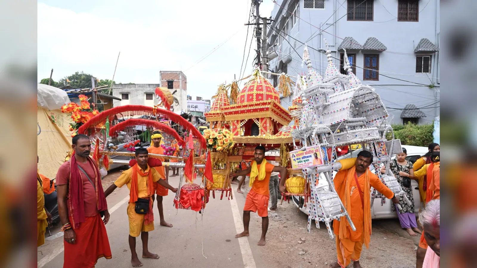 Deoghar News : बाबा मंदिर में 80 हजार श्रद्धालुओं ने चढ़ाया जल