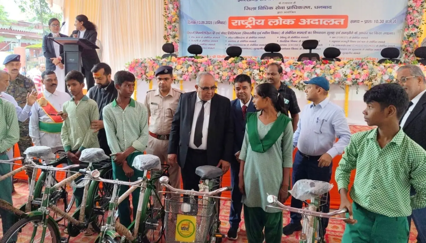 Dhanbad News :नेशनल लोक अदालत में तीन लाख 69 हजार 322 विवादों का हुआ निबटारा