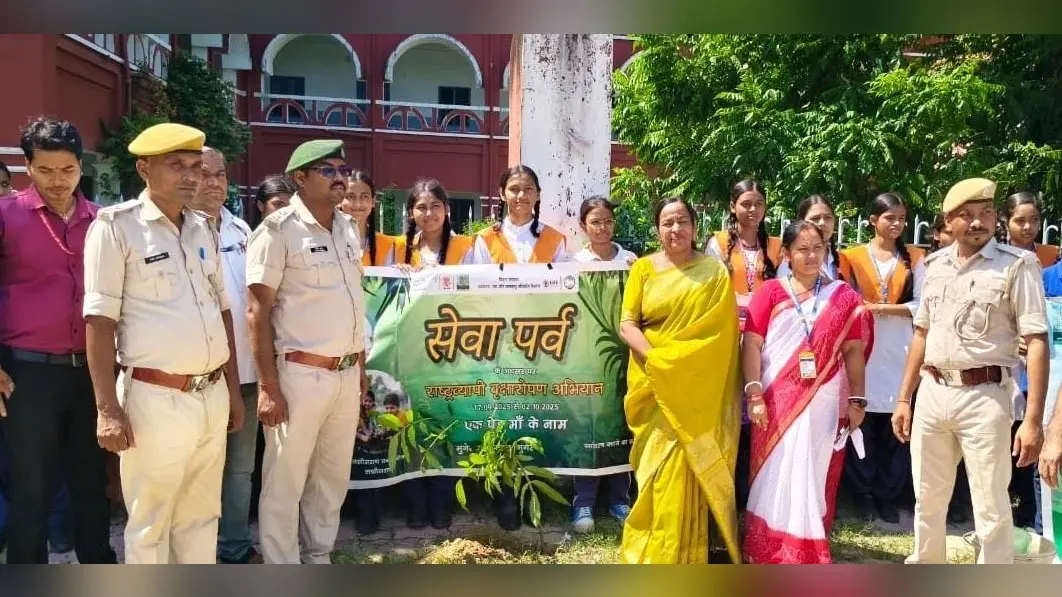 बालिका विद्यापीठ में निकाली गयी मां दुर्गा के नौ स्वरूपों की झांकी