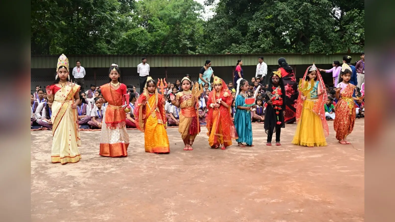 Chaibasa News : शिक्षा से ही विकास संभव: डॉ सुचिता