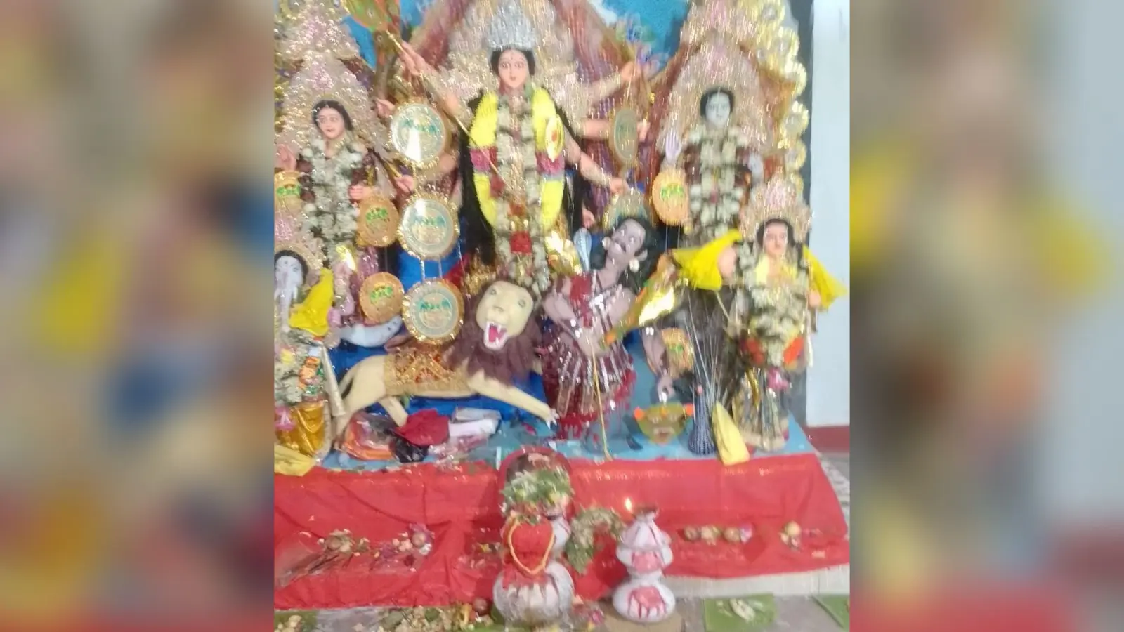 पट खुलते ही मां के दर्शन को उमड़े श्रद्धालु