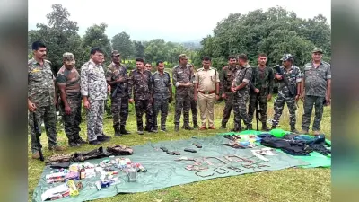 हजारीबाग मुठभेड़ में 1 करोड़ का इनामी समेत 3 नक्सली ढेर, 4 जवान घायल, सर्च ऑपरेशन में एके-47 और गोलियां बरामद