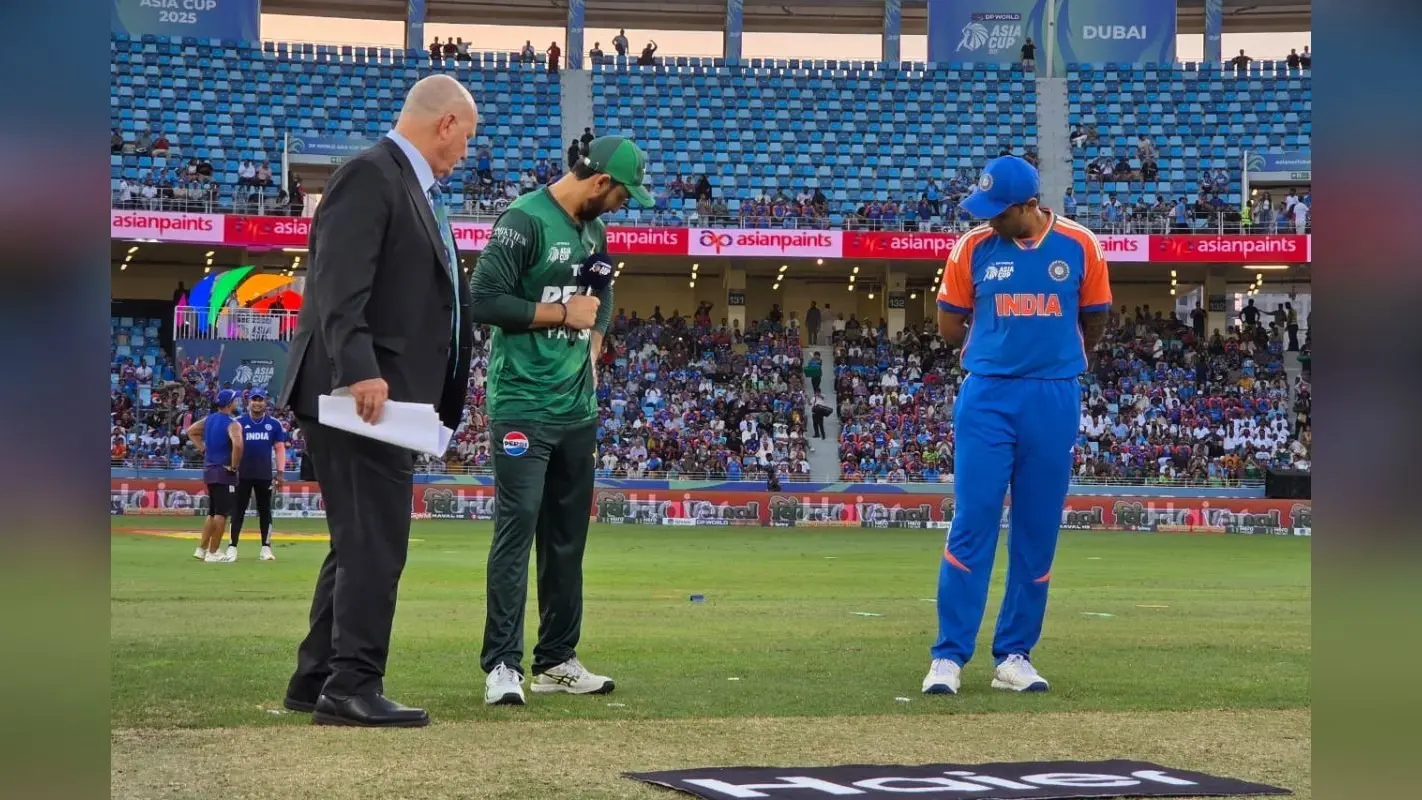 IND vs PAK: सूर्यकुमार यादव ने फिर नहीं मिलाया पाकिस्तानी कप्तान से हाथ, Video Viral