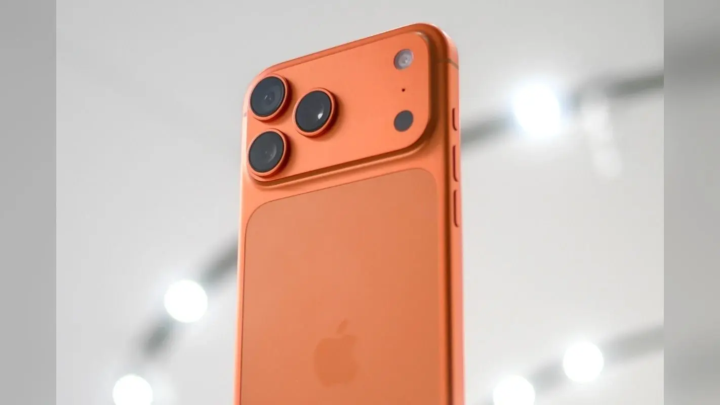iPhone 17 Pro Max का भगवा रंग भारतीय और अमेरिकी यूजर्स को भाया, 3 दिन में हुआ Out of Stock
