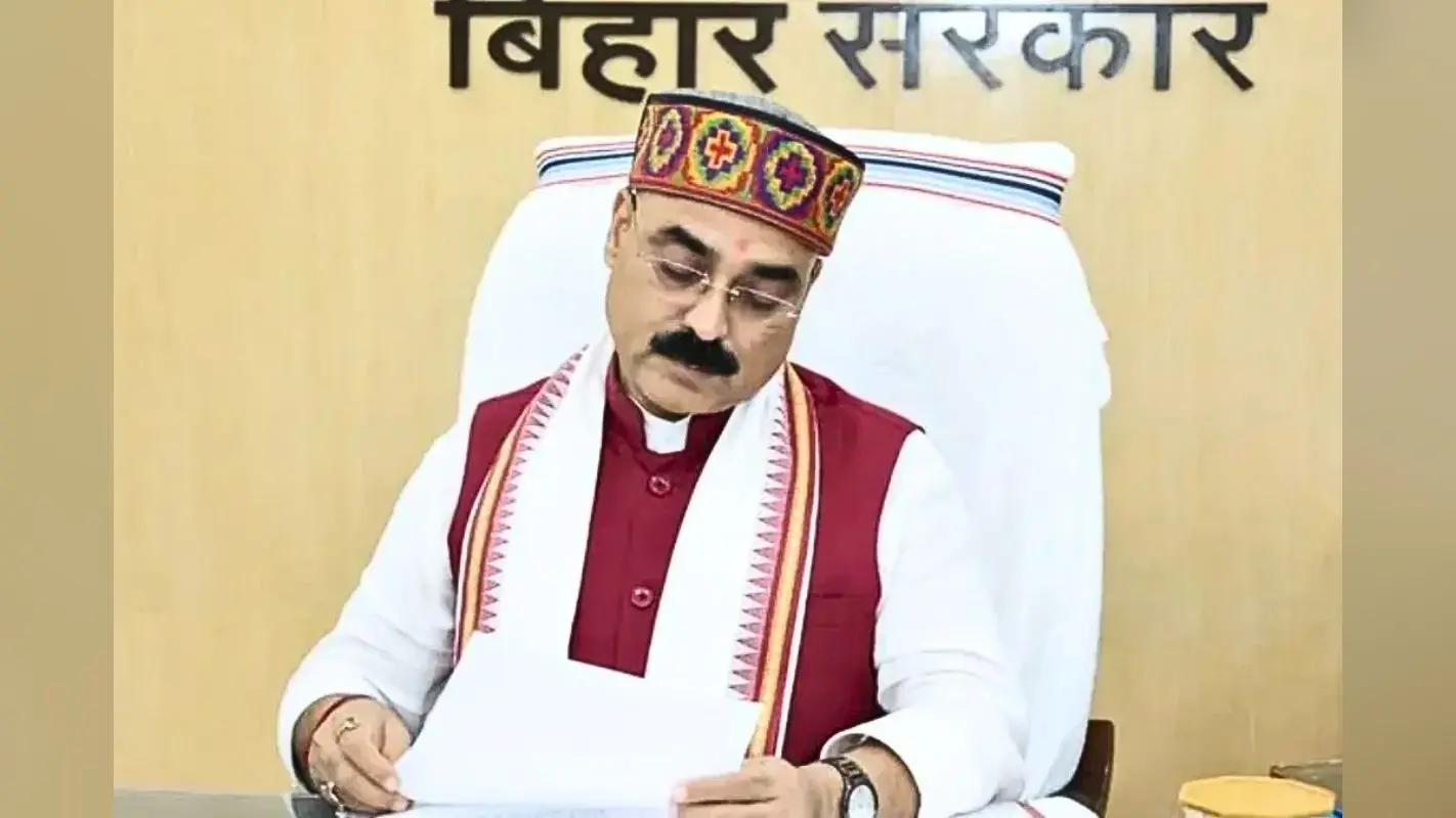 Bihar Politics: बिहार सरकार के मंत्री तेजस्वी यादव को भेजेंगे मानहानि का नोटिस, जानिए क्या है मामला