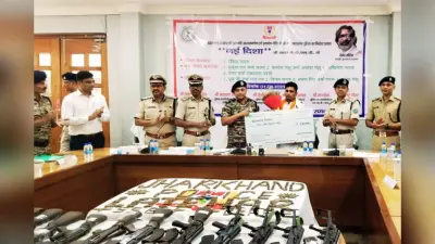 जेजेएमपी के जोनल कमांडर समेत 9 उग्रवादियों ने किया सरेंडर, पुलिस का दावा- लातेहार से उग्रवाद का हुआ खात्मा