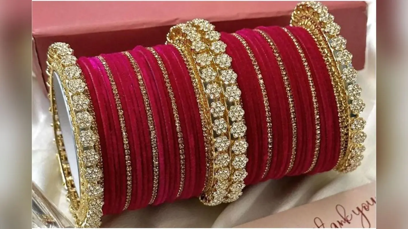 Latest Bangles Design: हाथों को सजाएं खूबसूरत चूड़ियों के लेटेस्ट डिजाइन से