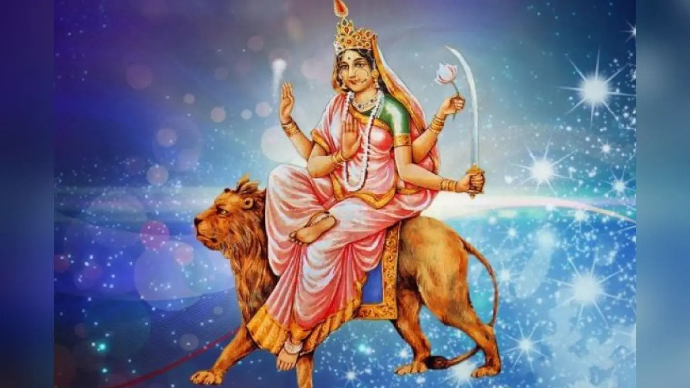 Maa Katyayani Ki Aarti: नवरात्रि के छठे दिन गाएं मां कात्यायनी की आरती, जानें इसका महत्व