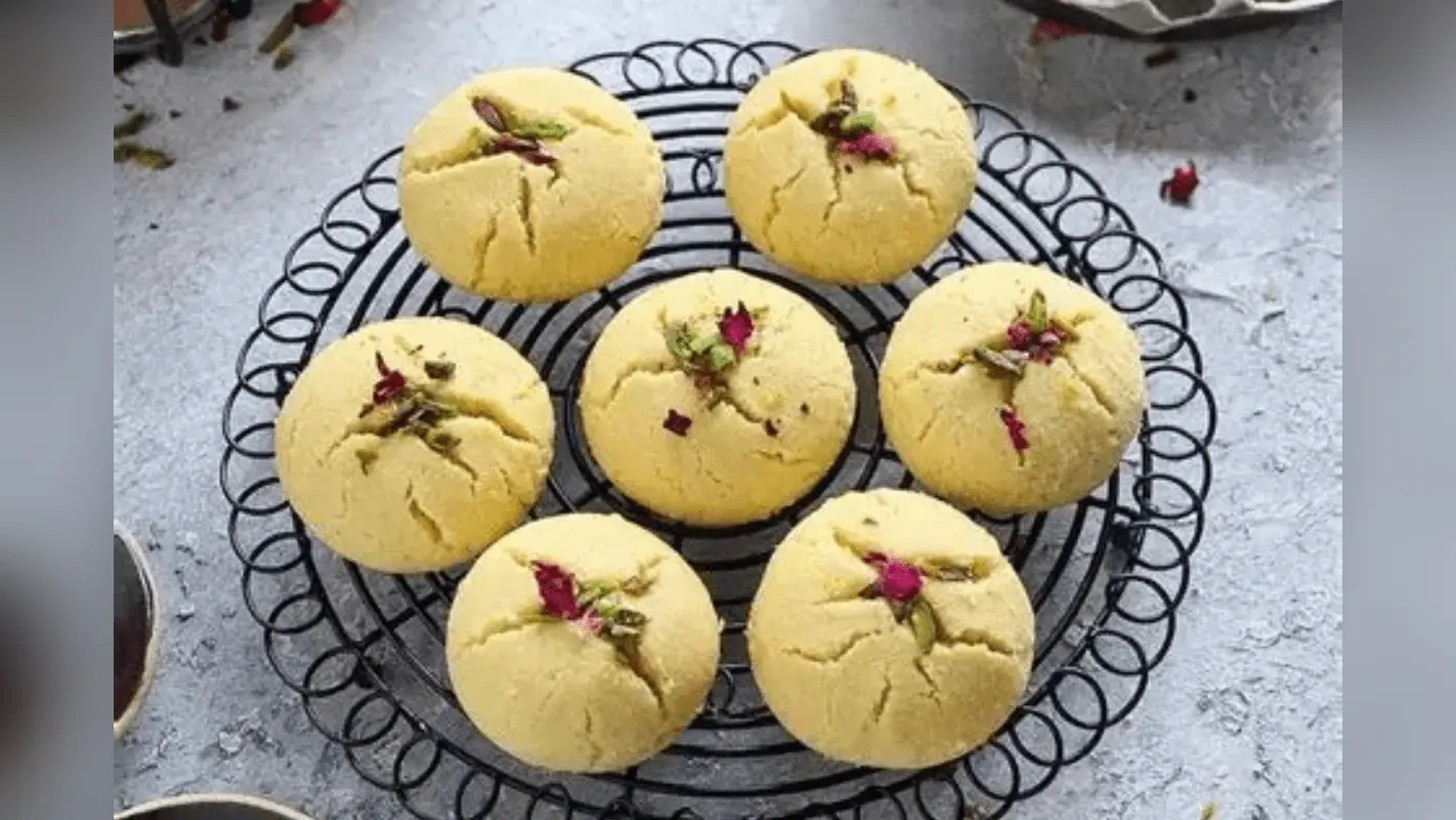 Nankhatai Recipe: घर पर मिनटों में बनाएं क्रिस्पी और सुनहरी नानखटाई,आसान रेसिपी जो सबको पसंद आएगी