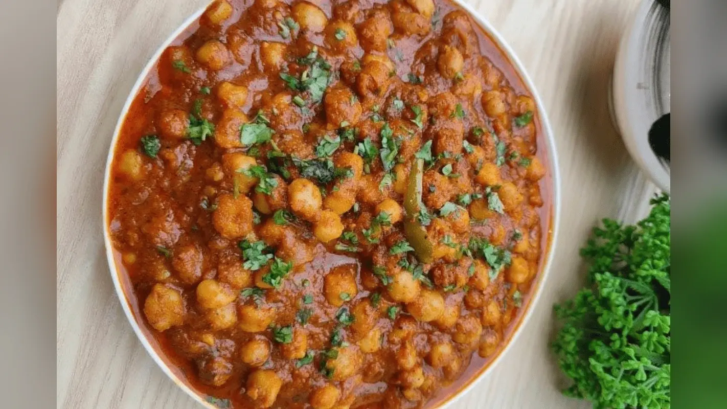 Navratri Special Chhole Recipe: बिना प्याज लहसुन के भी बनाएं स्वाद में लाजवाब छोले, बस फॉलो करें ये आसान स्टेप्स