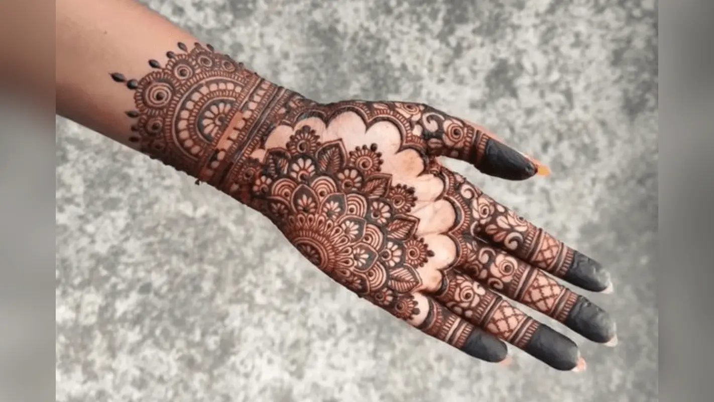 Onam Mehndi Designs: ओणम पर हाथों की खूबसूरती बढ़ाएं इन यूनिक मेहंदी डिजाइन्स से