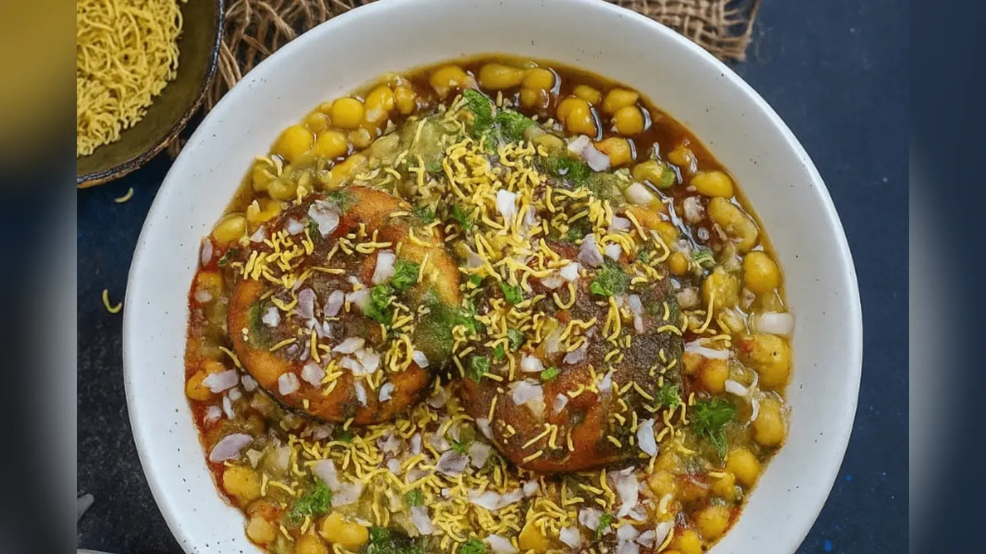 Ragda Pattice Recipe: घर पर बनाएं क्रिस्पी और मसालेदार रगड़ा पेटिस, स्ट्रीट फूड जैसा मजा अब किचन में
