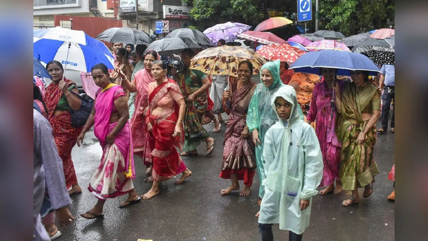 Aaj ka Mausam : दशहरा में बिगड़ेगा मौसम, इन राज्यों में 2 अक्टूबर तक हो सकती है बारिश