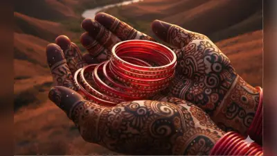Red Bangles in Navaratri 2025: नवरात्रि में लाल चूड़ी की है विशेष अहमियत, मिलता है वैवाहिक सुख और सौभाग्य की कामना