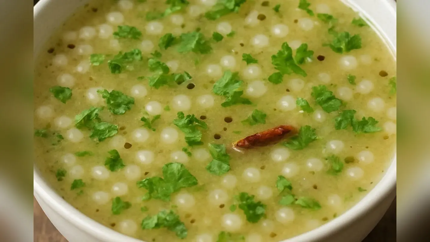 Sabudana Soup: बारिश की शाम का परफेक्ट साथी, घर पर आसानी से बनाएं साबूदाना सूप