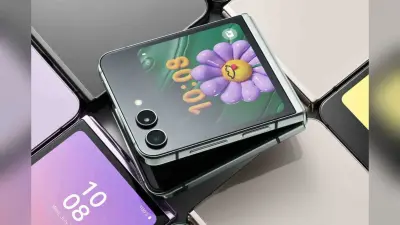 Samsung का मुड़ने वाला फोन पर मिल रहा तगड़ा डिस्काउंट, देखें कहां और कैसे लपके ये डील