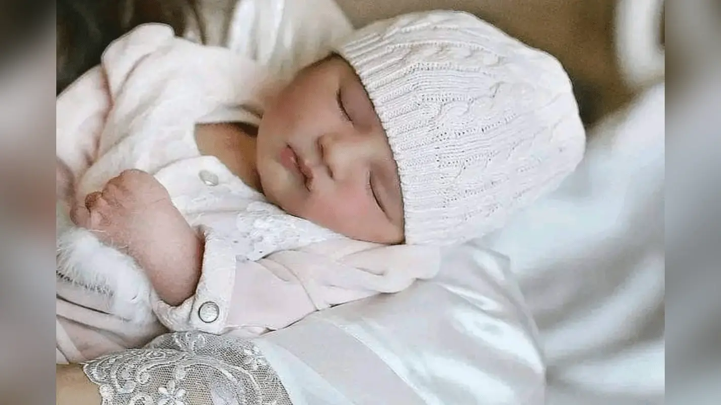 Sikh Baby Girl Names with Kaur: अपनी बेटी के लिए चुनें खूबसूरत नाम जो है गुरुबानी से प्रेरित