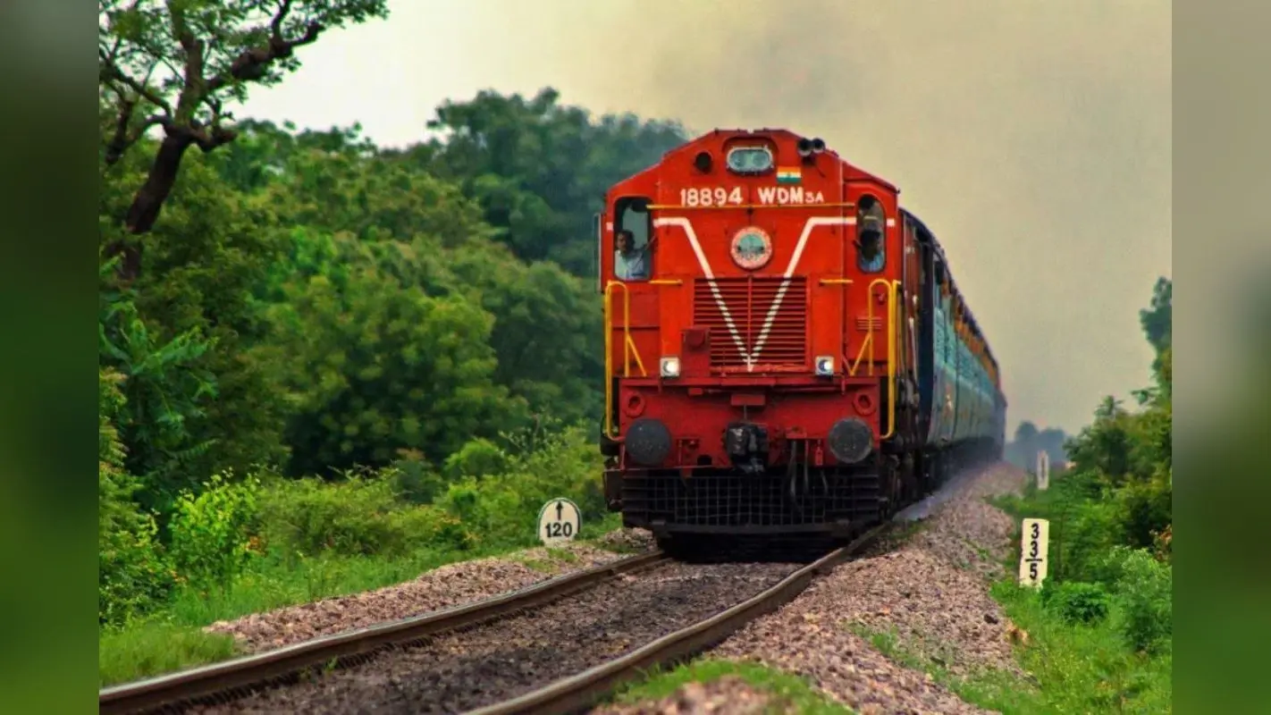 भोजपुर में ट्रेन से गिरकर 22 वर्षीय युवक गंभीर घायल, सर्वोदय हाल्ट पर चढ़ने के दौरान हुआ हादसा