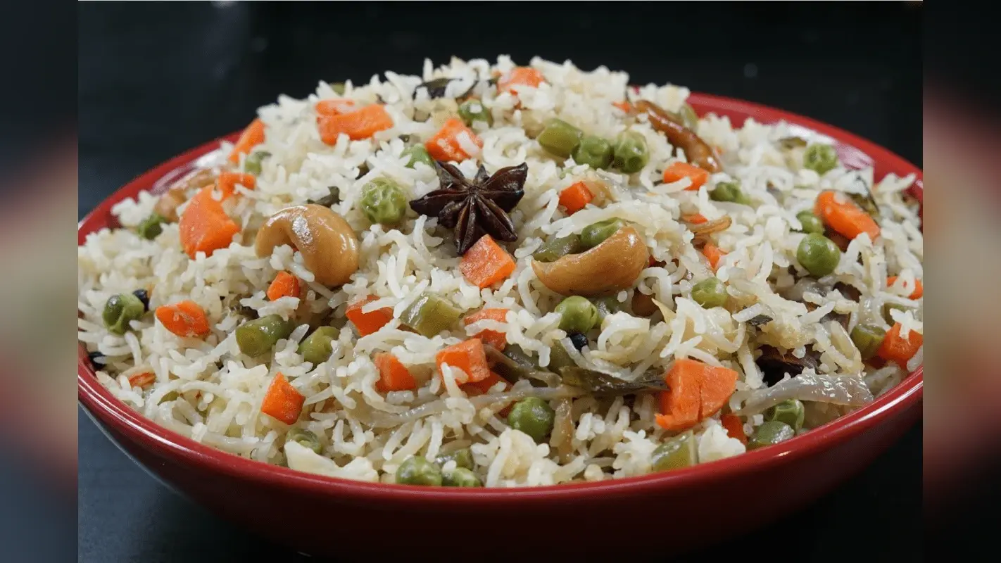 Veg Pulao Recipe: डिनर में चाहिए झटपट और खास, तो बनाएं रेस्टोरेंट जैसा स्वादिष्ट वेज पुलाव