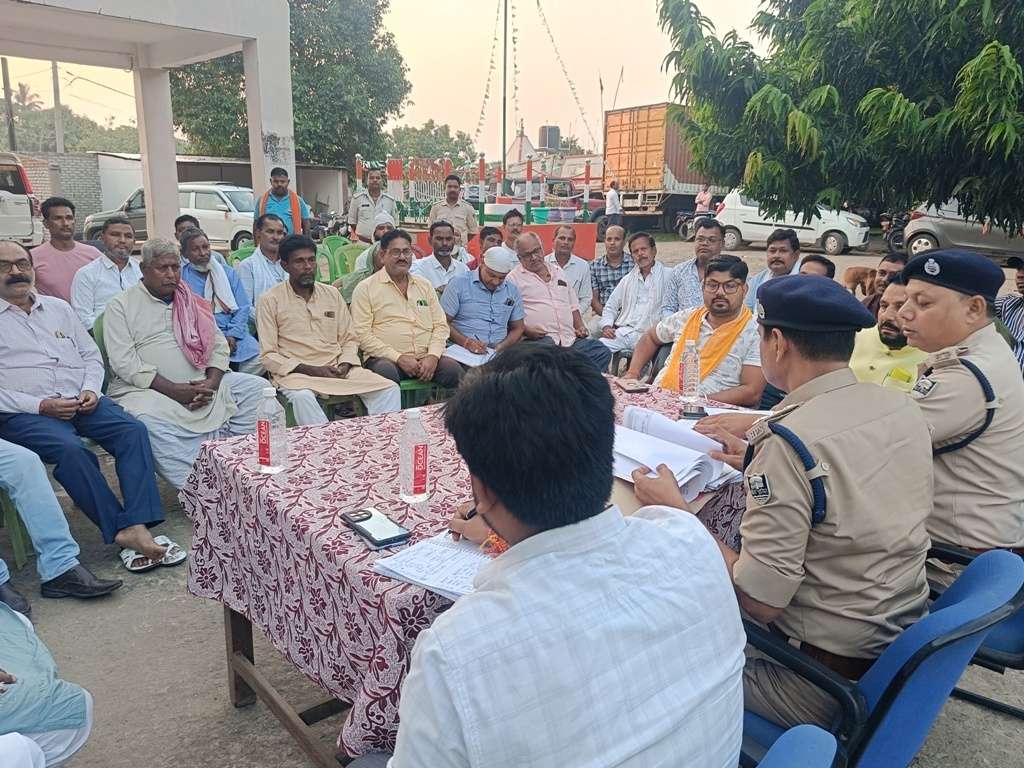 शांति व सौहार्दपूर्ण वातावरण में त्योहार मनाने की अपील