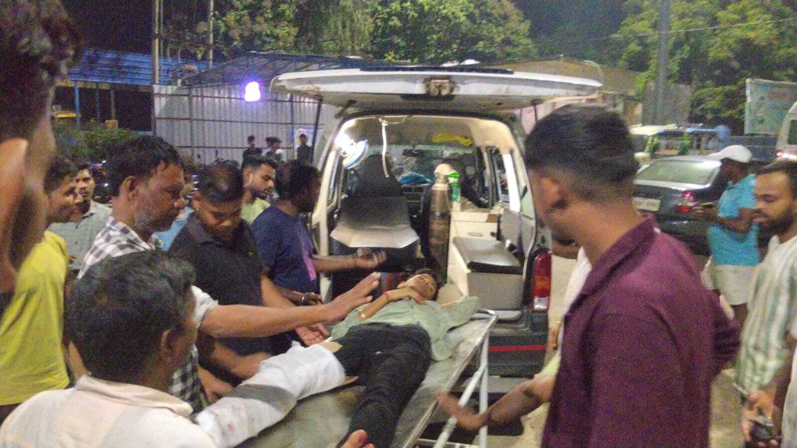 दो ऑटो की टक्कर में किशोरी समेत पांच लोग जख्मी, दो रेफर