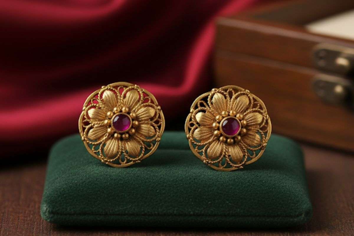 gold earrings