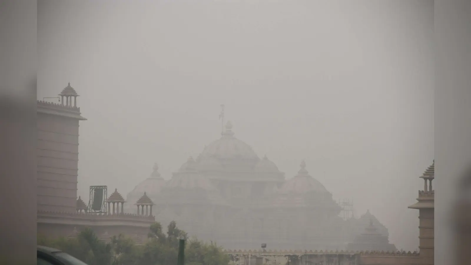 Pollution: दिल्ली में कृत्रिम बारिश कराने के फैसले को लेकर राजनीति हुई तेज